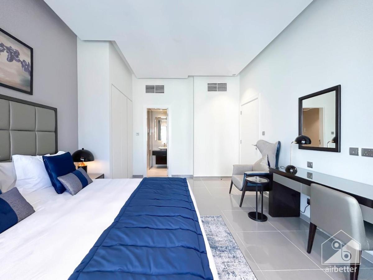 Luxury Stay At Damac Majestine With Balcony & Views Dubai Esterno foto