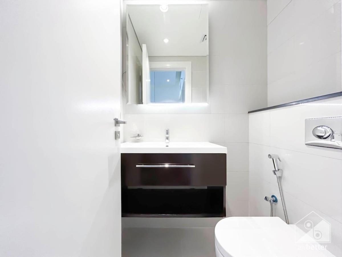 Luxury Stay At Damac Majestine With Balcony & Views Dubai Esterno foto
