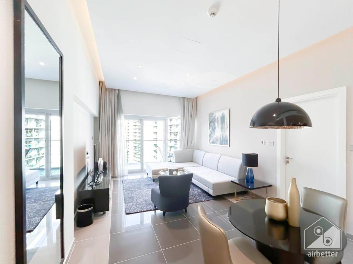 Luxury Stay At Damac Majestine With Balcony & Views Dubai Esterno foto